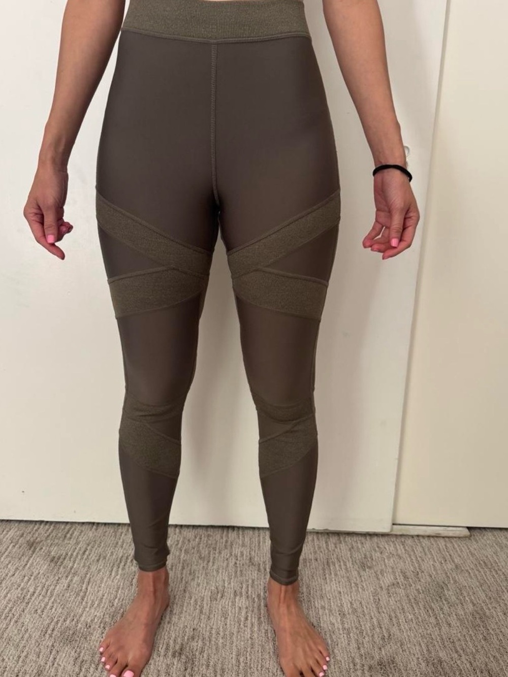 ALO Yoga Olive Green High-Rise Leggings with Textured Panels